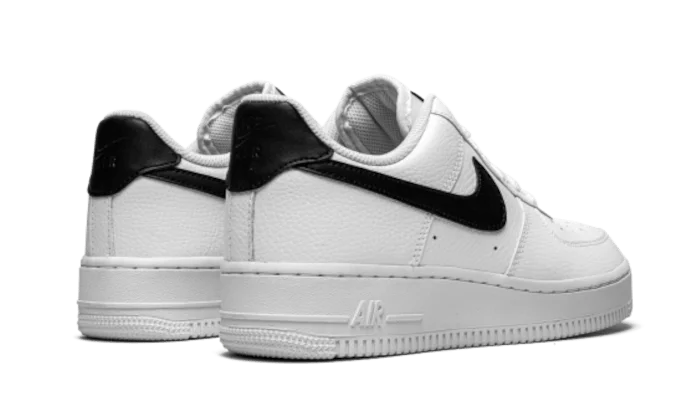 07 White Black Pebbled Leather