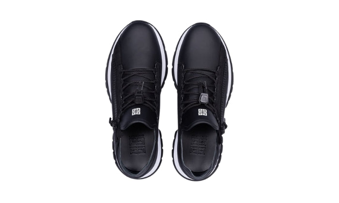 BALCK WRITE WHITE