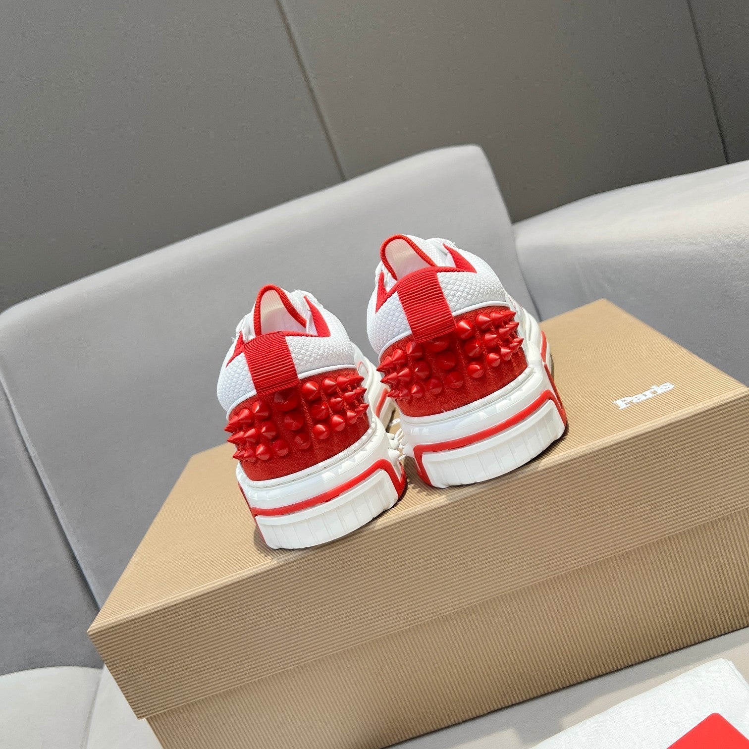 White Red Tips