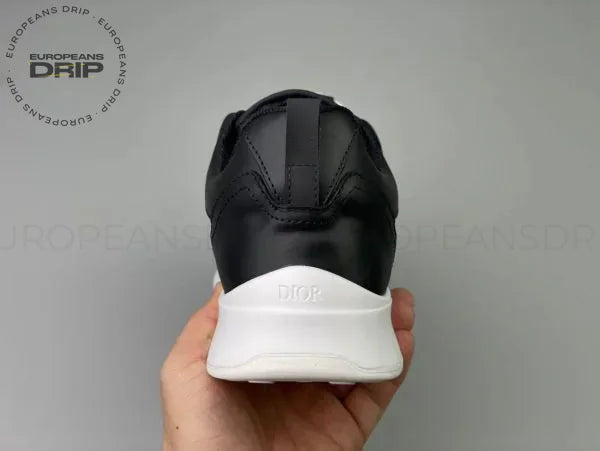 B25 ’WHITE BLACK’
