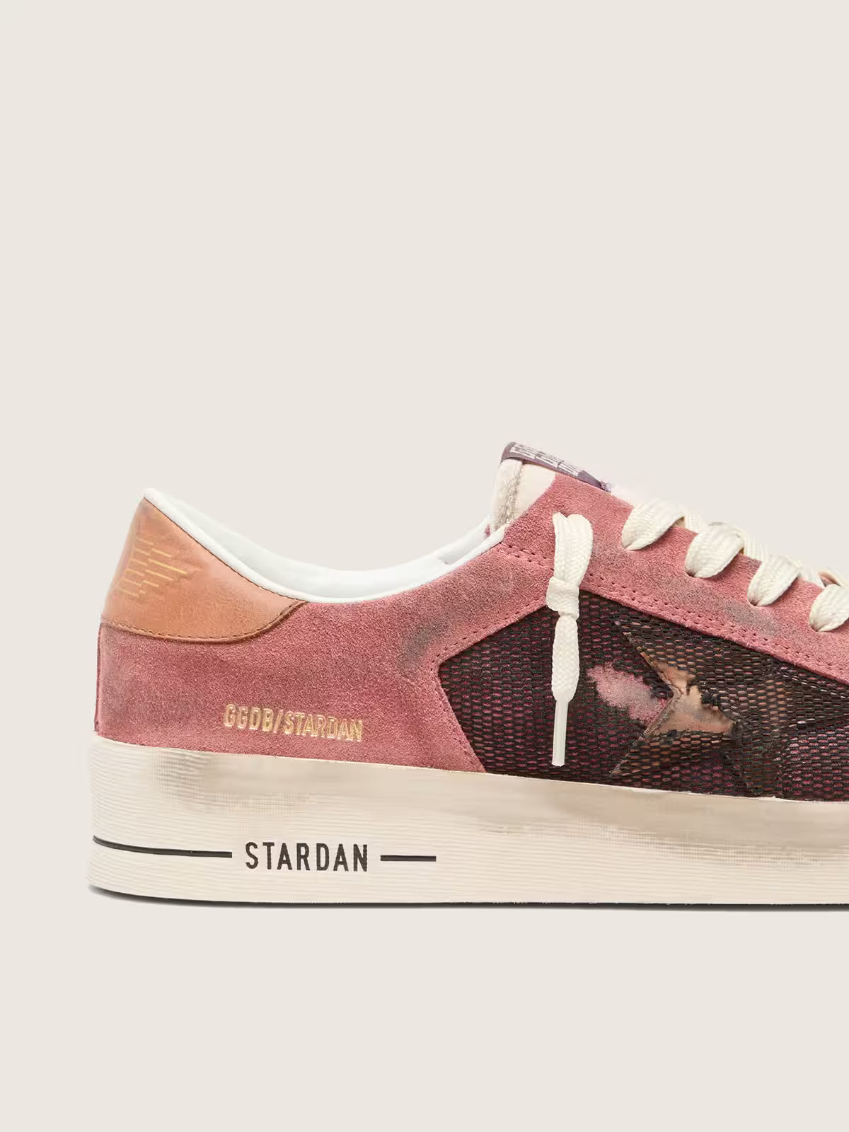 Star Dan in pink suede with beige