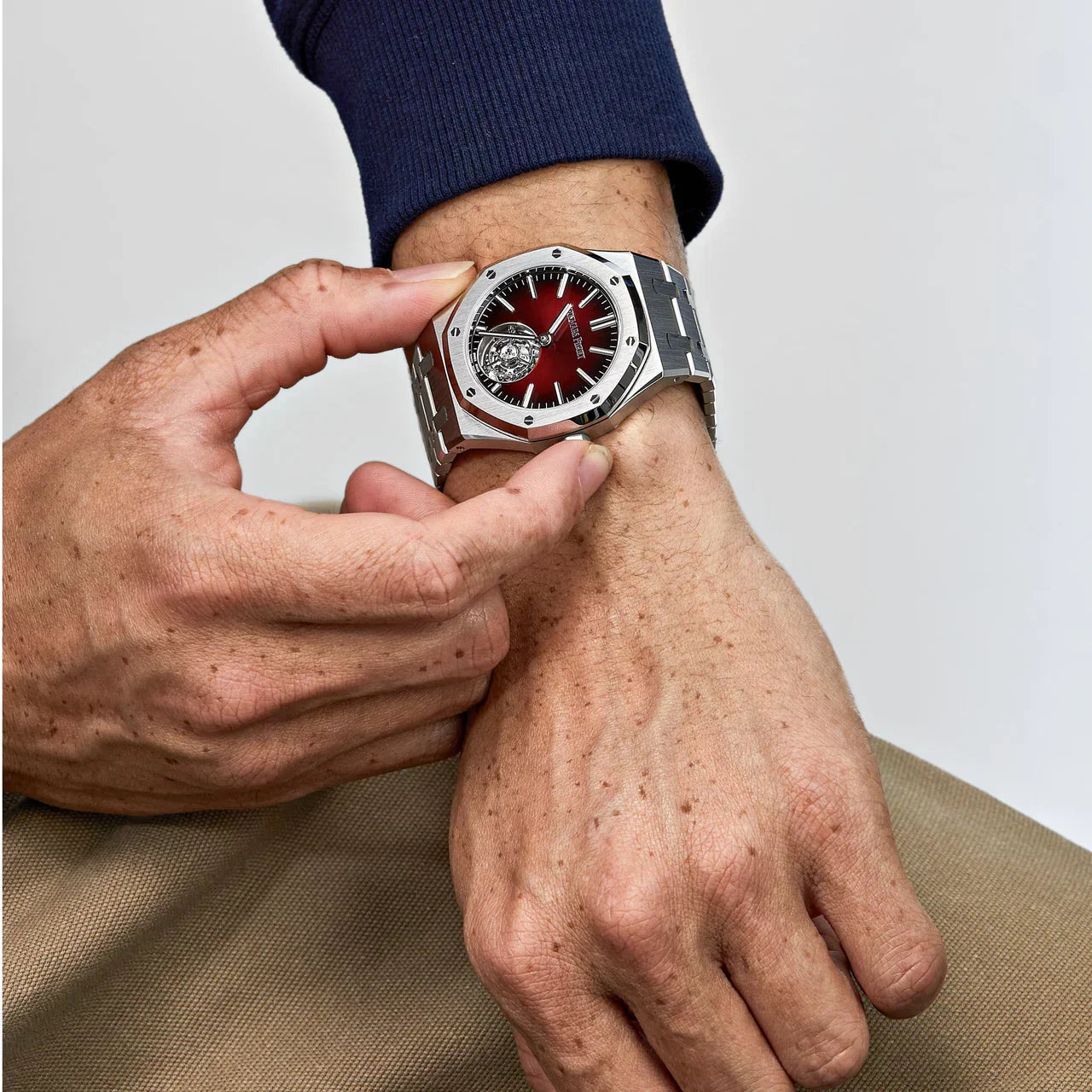 Royal Oak 26730ST.OO.1320ST.05 Selfwinding Flying Tourbillon Red Burgundy Steel