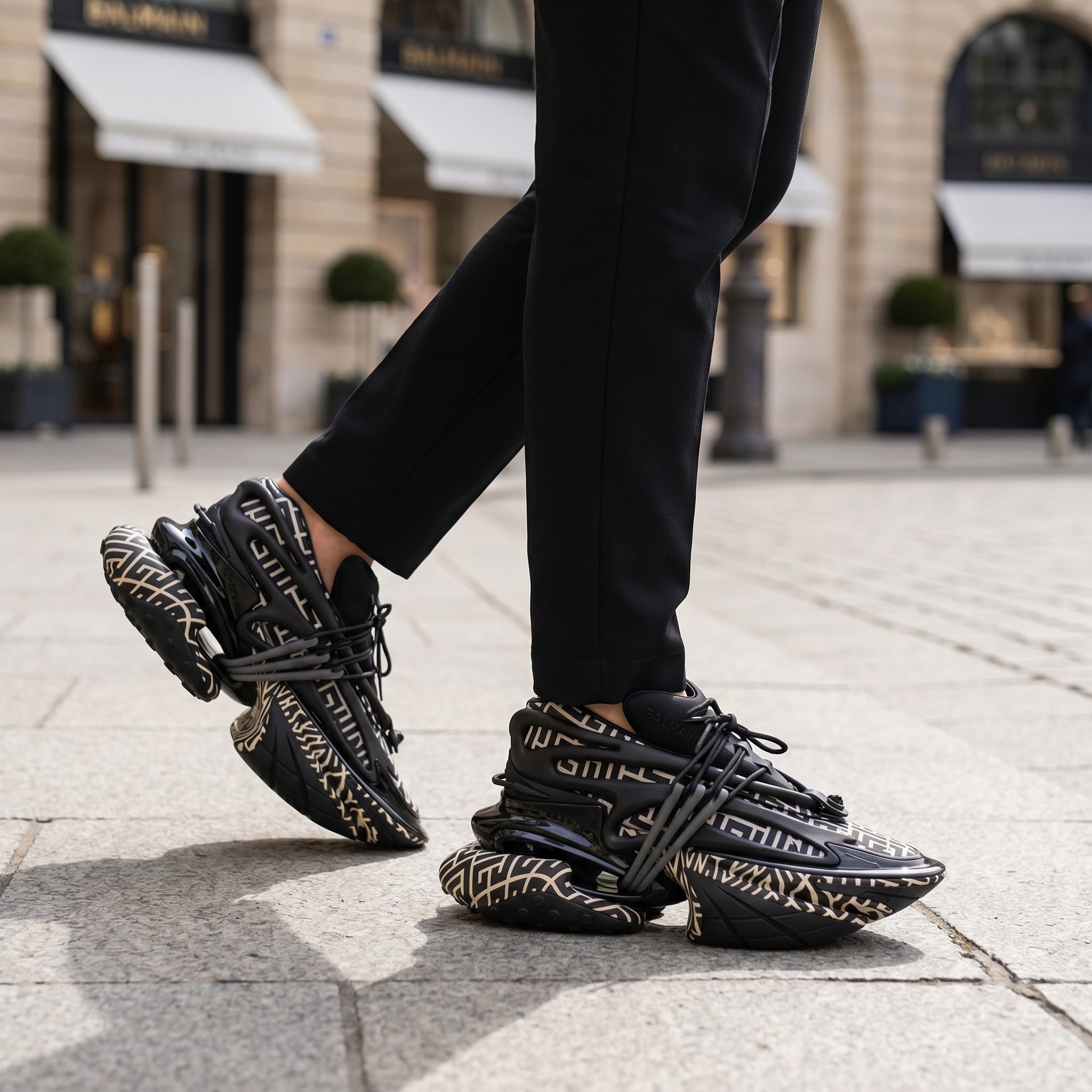 Unicorn Low ‘Ivory Black Monogram’