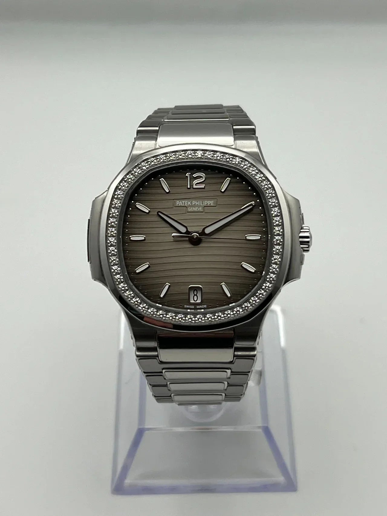 Nautilus 7118/1200A-011 Ladies' Steel Gray Dial Diamond Bezel (2023)
