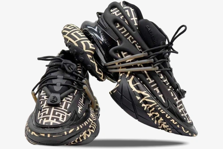 Unicorn Low ‘Ivory Black Monogram’