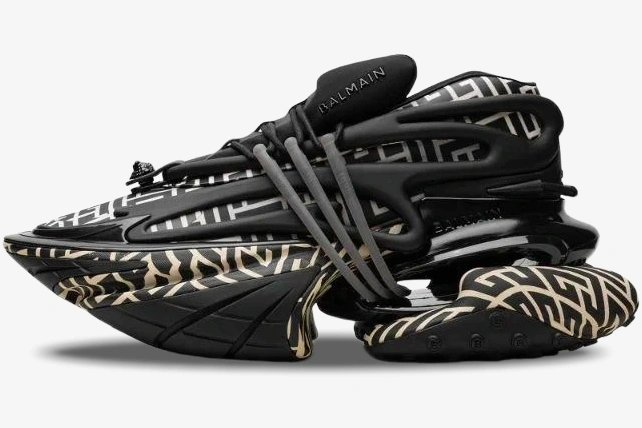 Unicorn Low ‘Ivory Black Monogram’